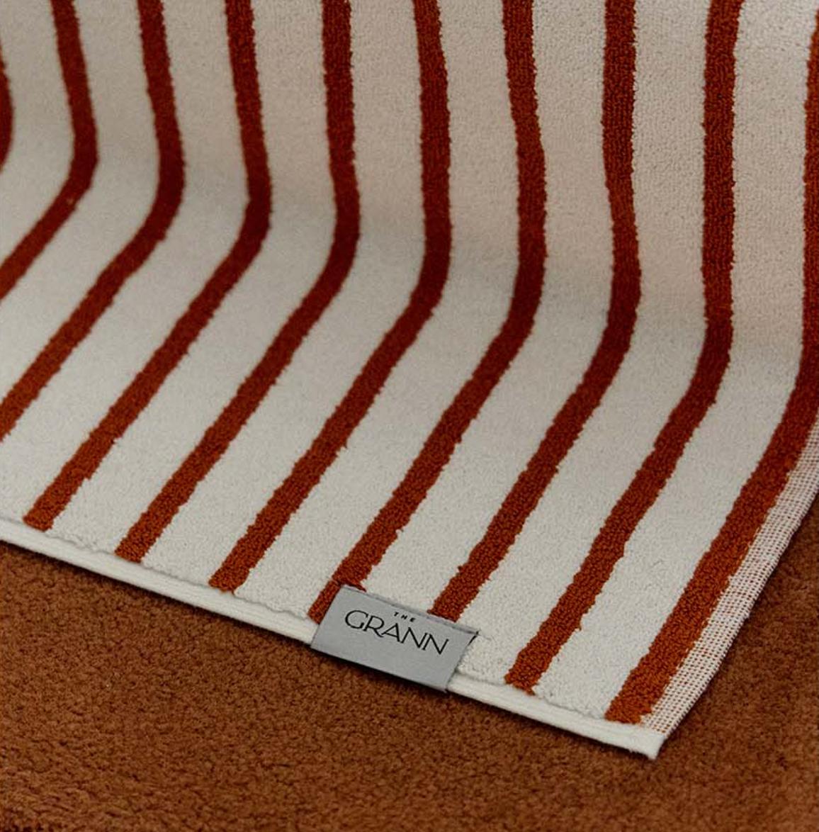 上質なタオル バスマット | almond stripe