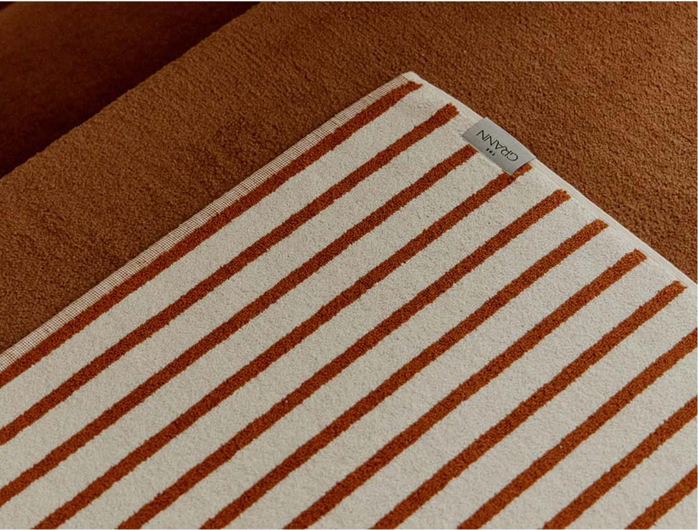 上質なタオル バスマット | almond stripe