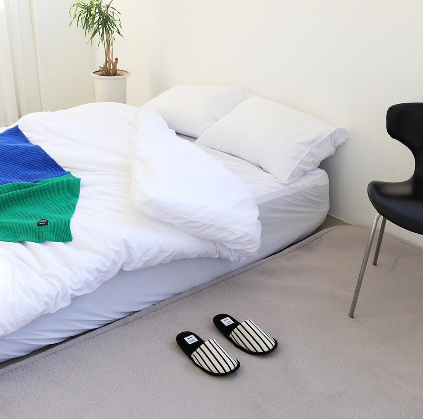 color striped room slippers | morl