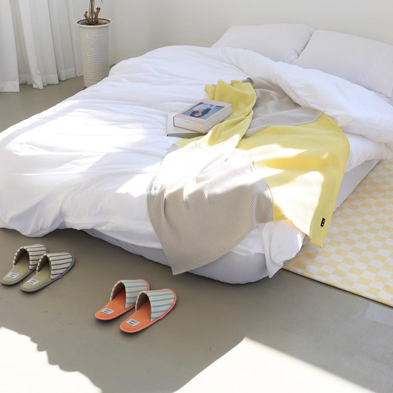 color striped room slippers | morl